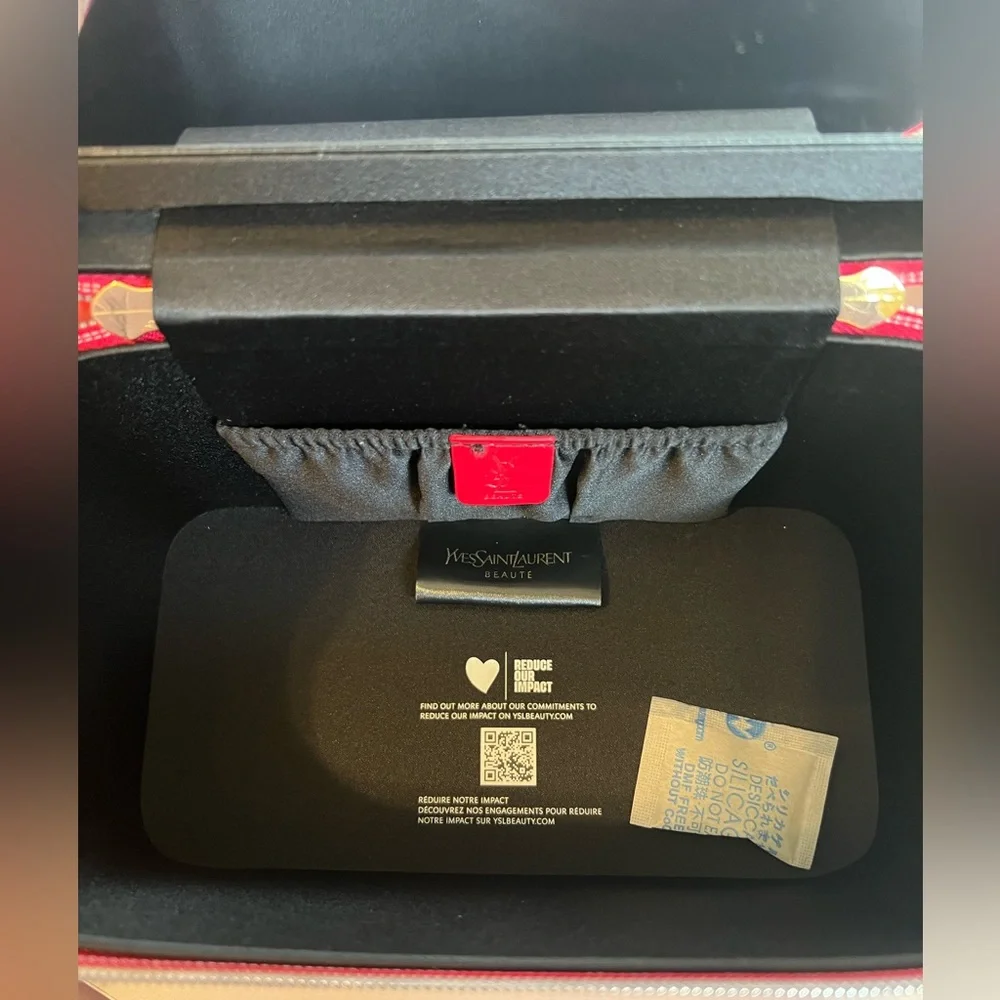NIB Yves Saint Laurent Beaute (YSL) Quilted Red Vanity Case with Gold Hardware - Picture 6 of 6